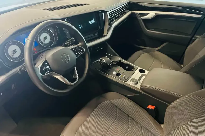 Volkswagen Touareg din 2023 cu 8.900 km - oferta VOL149616 - foto 7