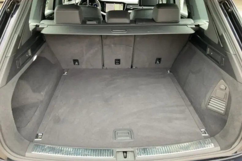 Volkswagen Touareg din 2022 cu 77.448 km - oferta VOL149617 - foto 13