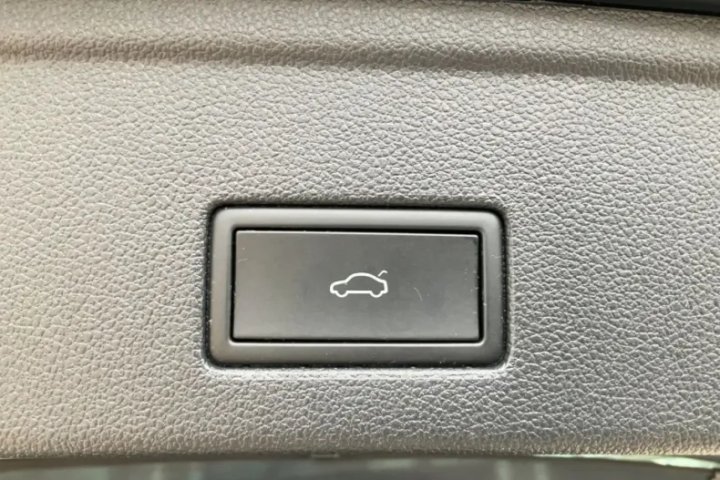 Volkswagen Touareg din 2022 cu 77.448 km - oferta VOL149617 - foto 14