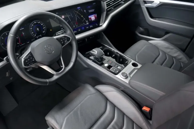 Volkswagen Touareg din 2022 cu 83.110 km - oferta VOL149619 - foto 12