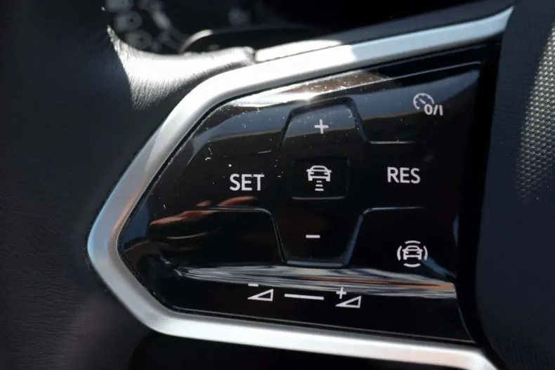 Volkswagen Touareg din 2022 cu 83.110 km - oferta VOL149619 - foto 18