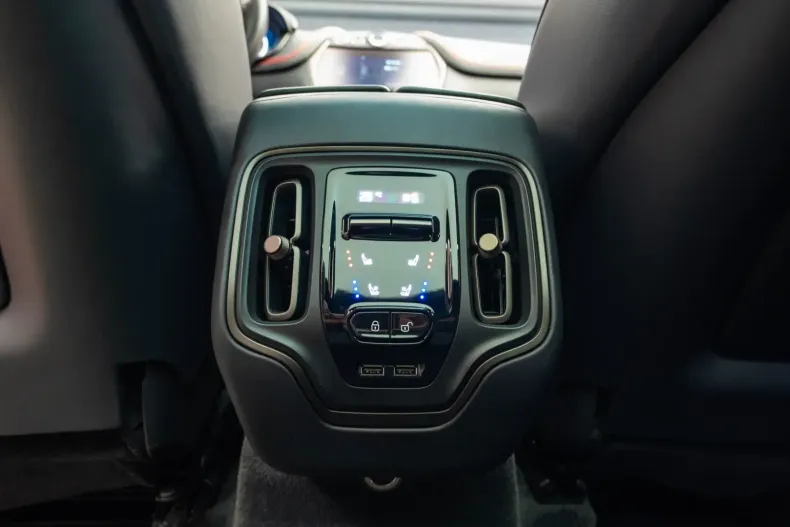 Aston Martin DBX din 2023 cu 31.500 km - oferta AST149620 - foto 21