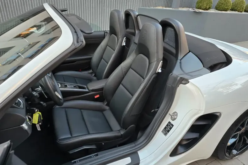 Porsche Boxster din 2024 cu 25.000 km - oferta POR149622 - foto 11