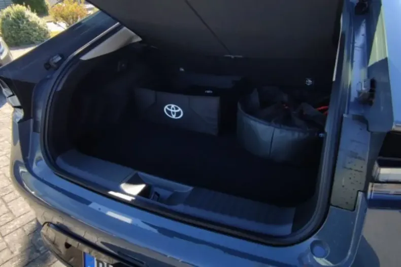 Toyota Prius din 2023 cu 12.000 km - oferta TOY149631 - foto 8