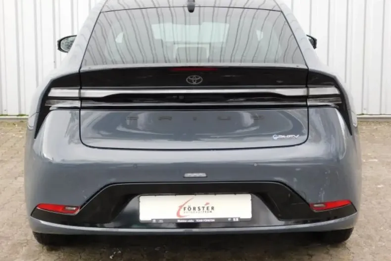 Toyota Prius din 2023 cu 5.994 km - oferta TOY149639 - foto 5