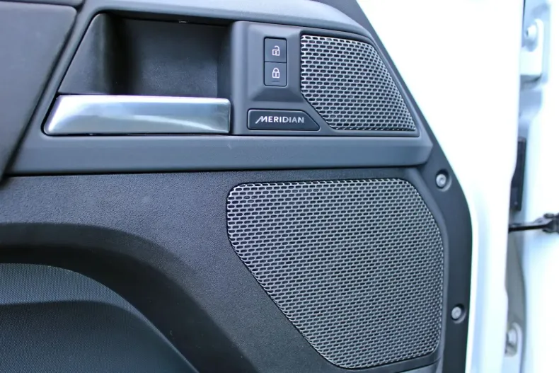 Land Rover Defender din 2023 cu 21.490 km - oferta LAN149642 - foto 7