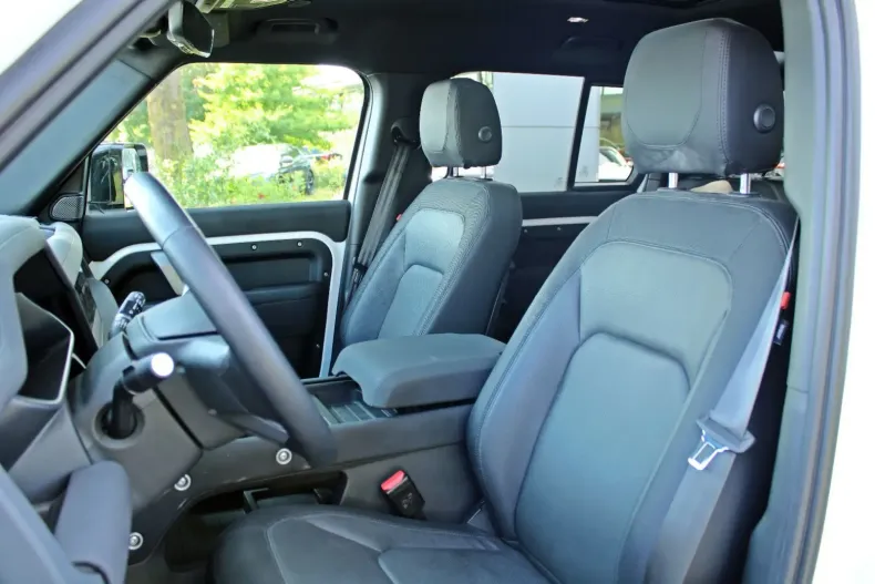 Land Rover Defender din 2023 cu 21.490 km - oferta LAN149642 - foto 10