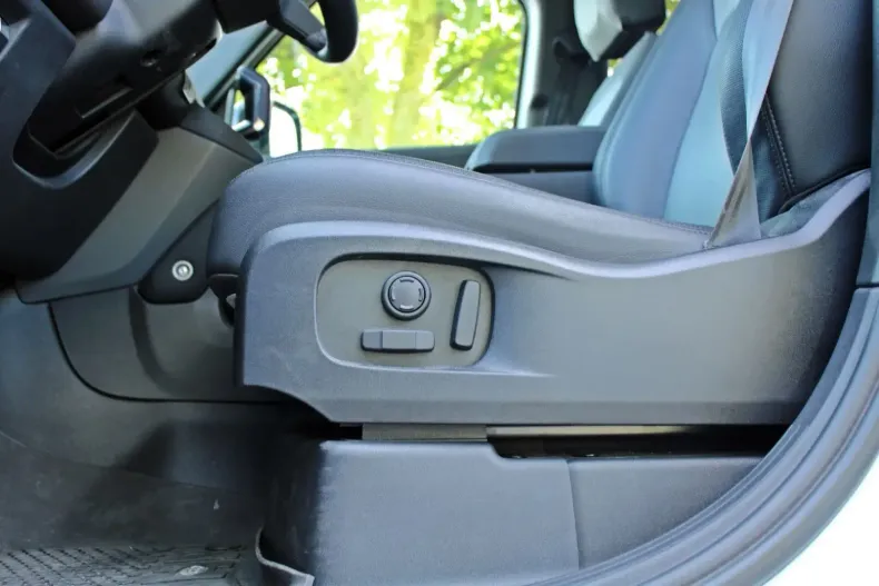 Land Rover Defender din 2023 cu 21.490 km - oferta LAN149642 - foto 13