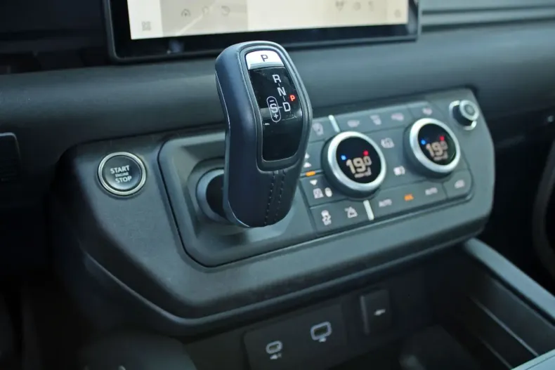 Land Rover Defender din 2023 cu 21.490 km - oferta LAN149642 - foto 14