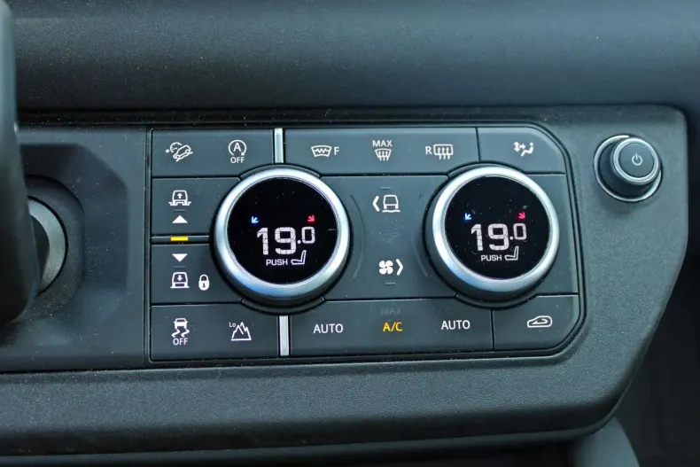 Land Rover Defender din 2023 cu 21.490 km - oferta LAN149642 - foto 15