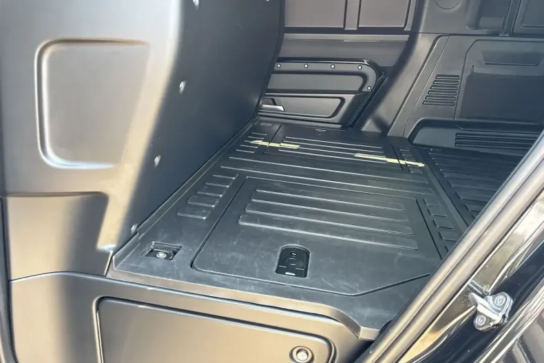 Land Rover Defender din 2023 cu 64.850 km - oferta LAN149650 - foto 5