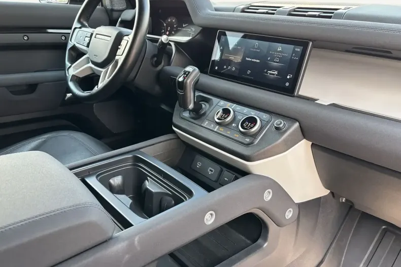 Land Rover Defender din 2023 cu 64.850 km - oferta LAN149650 - foto 12