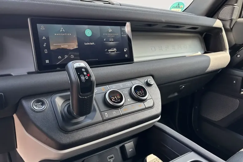 Land Rover Defender din 2023 cu 64.850 km - oferta LAN149650 - foto 13