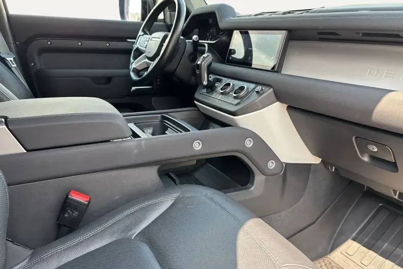 Land Rover Defender din 2023 cu 64.850 km - oferta LAN149650 - foto 15