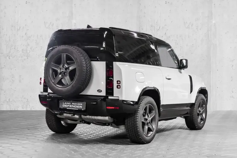 Land Rover Defender din 2023 cu 26.250 km - oferta LAN149651 - foto 2