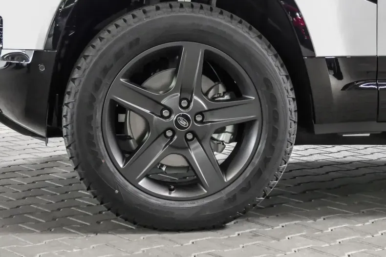 Land Rover Defender din 2023 cu 26.250 km - oferta LAN149651 - foto 9