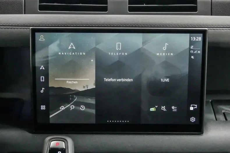 Land Rover Defender din 2023 cu 26.250 km - oferta LAN149651 - foto 10