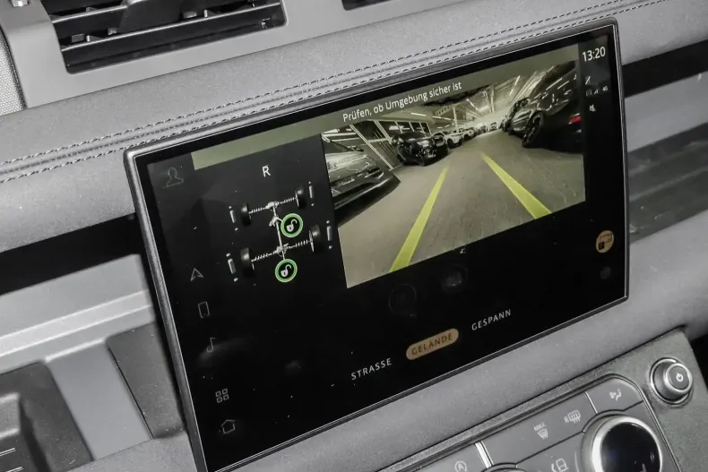 Land Rover Defender din 2023 cu 26.250 km - oferta LAN149651 - foto 11