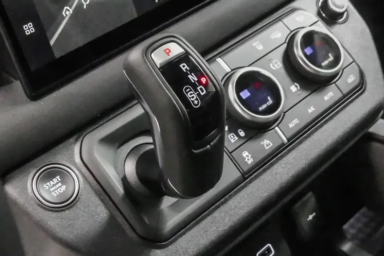 Land Rover Defender din 2023 cu 26.250 km - oferta LAN149651 - foto 14