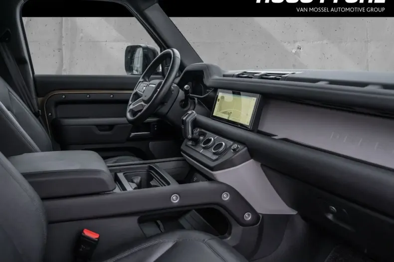 Land Rover Defender din 2024 cu 19.700 km - oferta LAN149654 - foto 8