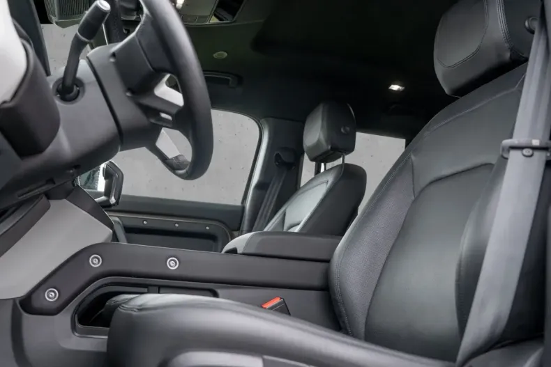 Land Rover Defender din 2024 cu 19.700 km - oferta LAN149654 - foto 9