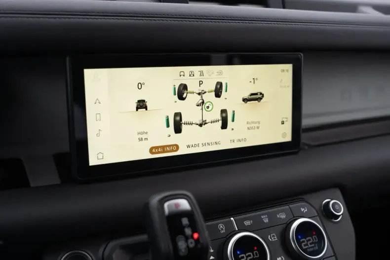 Land Rover Defender din 2024 cu 19.700 km - oferta LAN149654 - foto 14