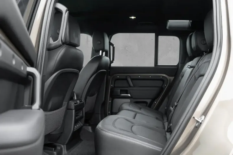 Land Rover Defender din 2024 cu 19.700 km - oferta LAN149654 - foto 22