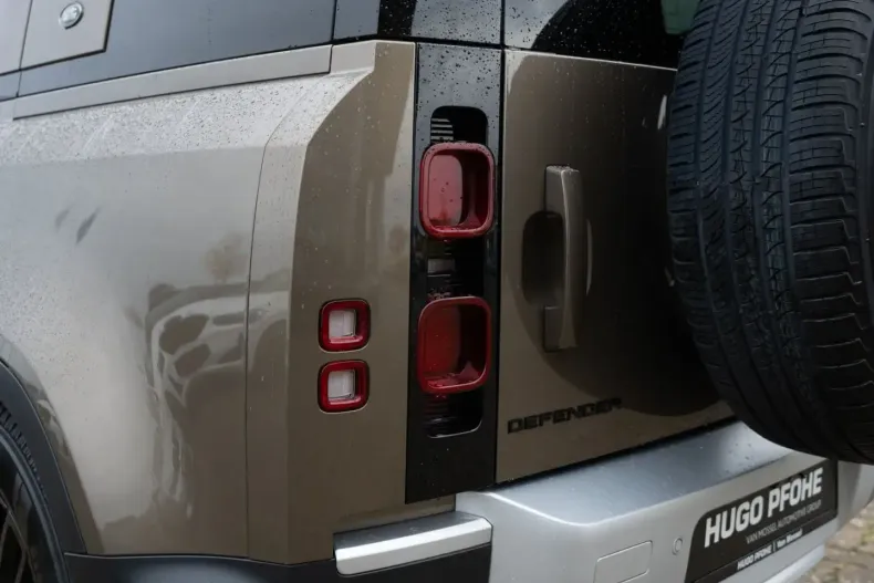Land Rover Defender din 2024 cu 19.700 km - oferta LAN149654 - foto 24