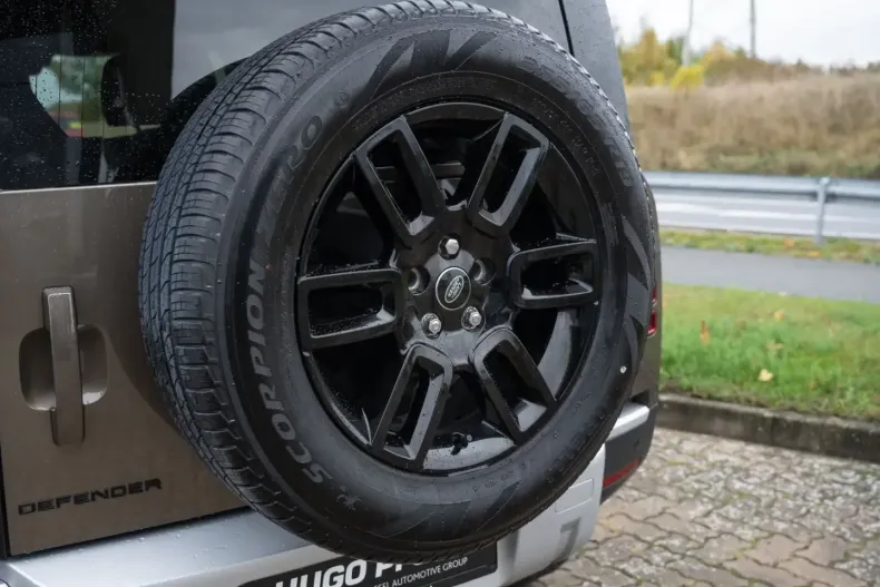 Land Rover Defender din 2024 cu 19.700 km - oferta LAN149654 - foto 25