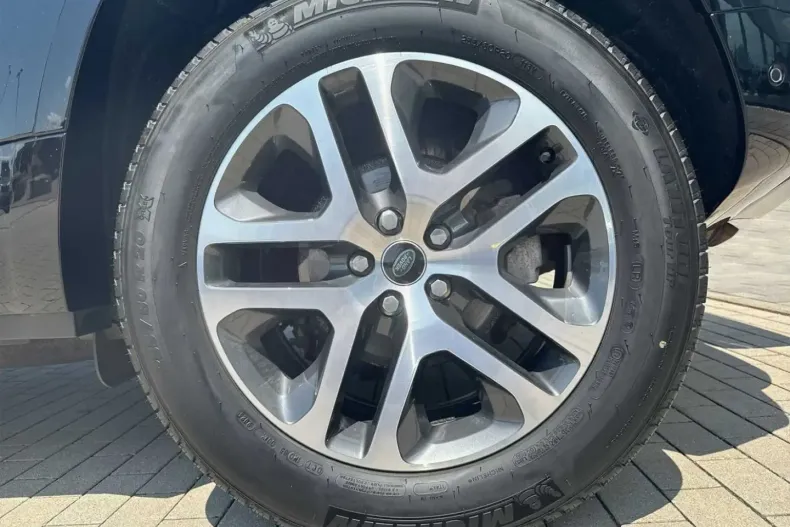 Land Rover Defender din 2023 cu 69.499 km - oferta LAN149655 - foto 9