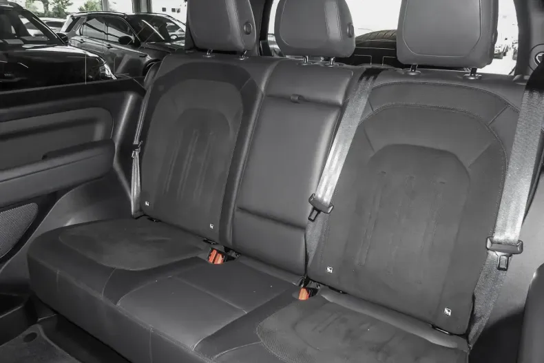 Land Rover Defender din 2023 cu 46.972 km - oferta LAN149656 - foto 5