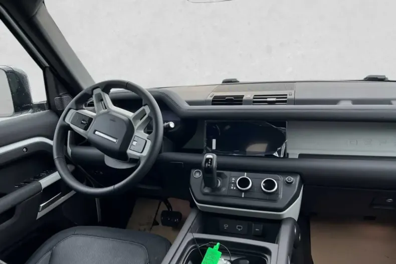 Land Rover Defender din 2023 cu 29.000 km - oferta LAN149657 - foto 4