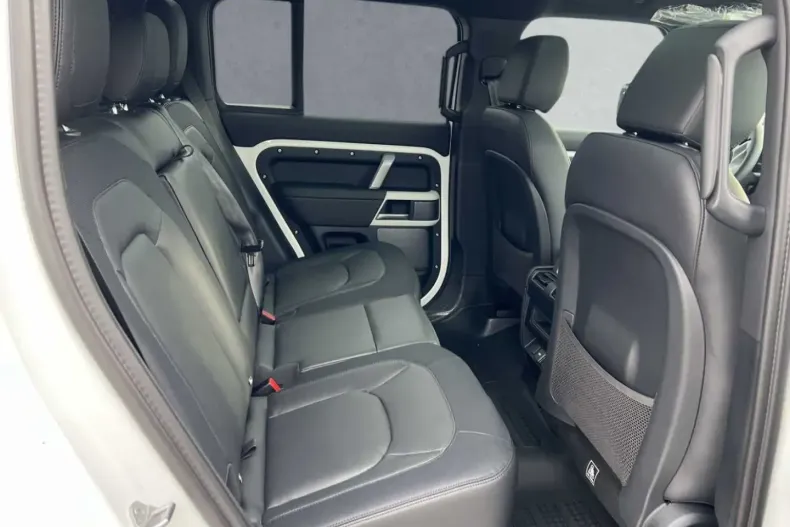 Land Rover Defender din 2023 cu 29.000 km - oferta LAN149657 - foto 5