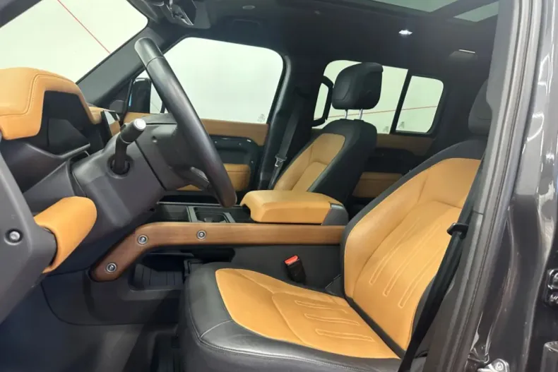 Land Rover Defender din 2023 cu 39.500 km - oferta LAN149676 - foto 7