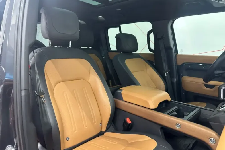 Land Rover Defender din 2023 cu 39.500 km - oferta LAN149676 - foto 9