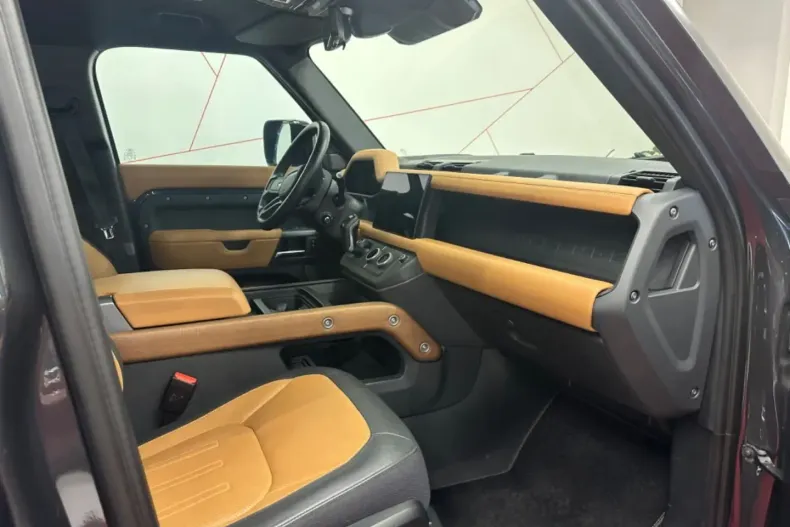 Land Rover Defender din 2023 cu 39.500 km - oferta LAN149676 - foto 10