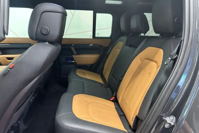 Land Rover Defender din 2023 cu 39.500 km - oferta LAN149676 - foto 12