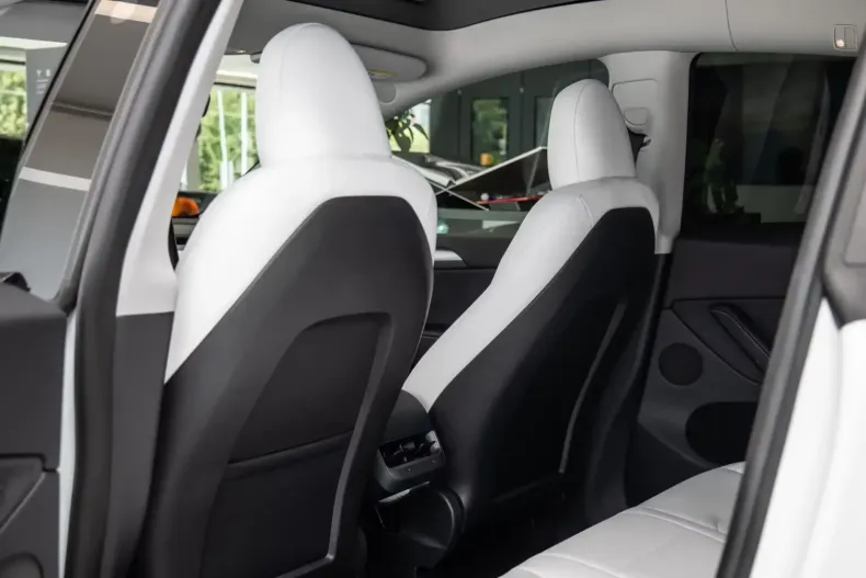 Tesla Model Y din 2025 cu 17.000 km - oferta TES149696 - foto 14