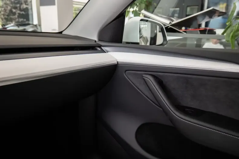 Tesla Model Y din 2025 cu 17.000 km - oferta TES149696 - foto 16