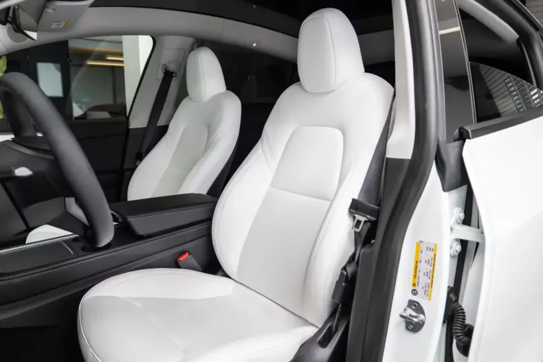 Tesla Model Y din 2025 cu 17.000 km - oferta TES149696 - foto 17