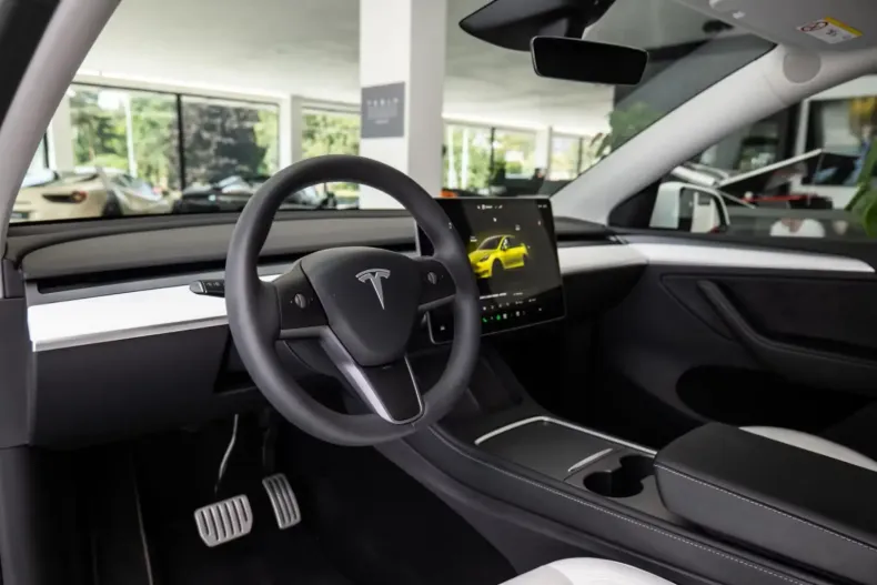 Tesla Model Y din 2025 cu 17.000 km - oferta TES149696 - foto 20