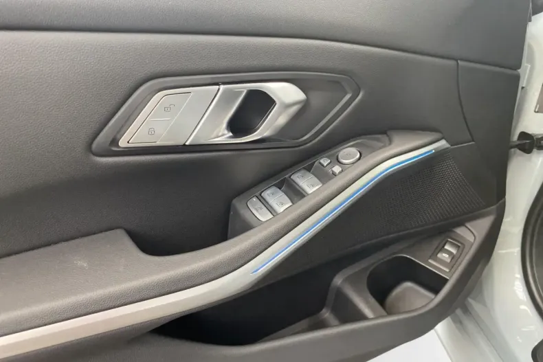 BMW 318 din 2024 cu 22.300 km - oferta BMW149697 - foto 14