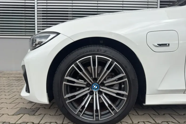 BMW 320 din 2022 cu 28.200 km - oferta BMW149718 - foto 3