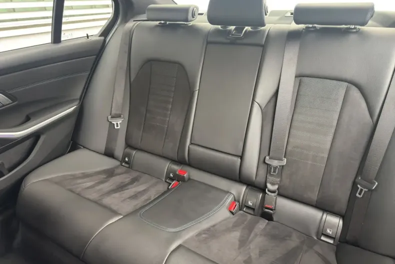 BMW 320 din 2022 cu 28.200 km - oferta BMW149718 - foto 7