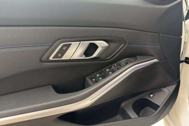 BMW 320 din 2022 cu 28.200 km - oferta BMW149718 - foto 13