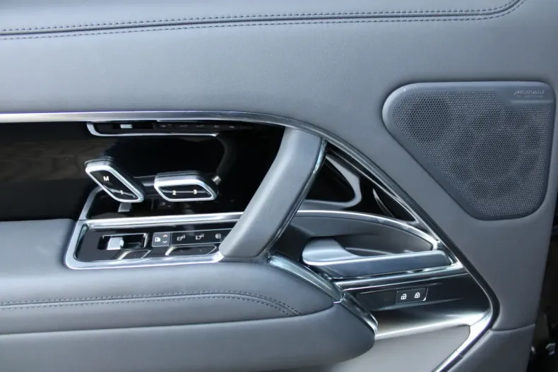 Land Rover Range Rover din 2023 cu 39.869 km - oferta LAN149786 - foto 27