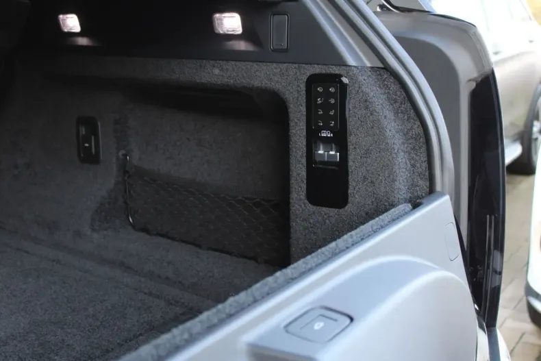 Land Rover Range Rover din 2023 cu 39.869 km - oferta LAN149786 - foto 31