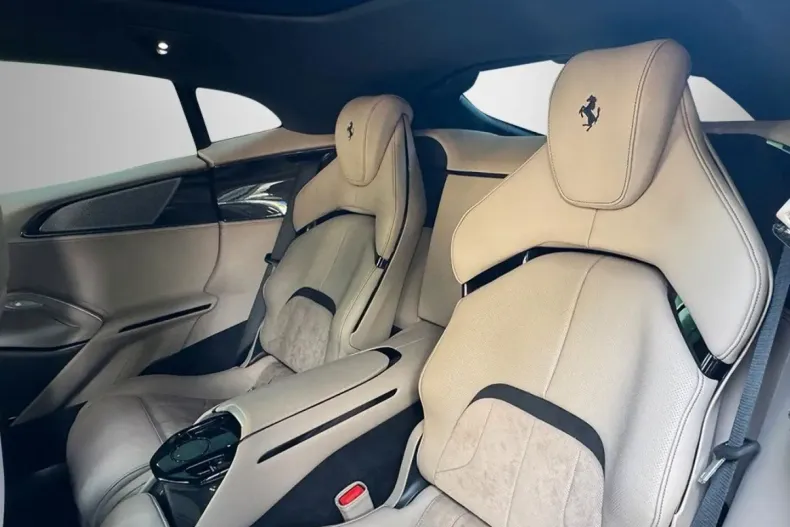 Ferrari Purosangue din 2024 cu 7.200 km - oferta FER149814 - foto 9