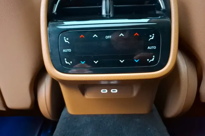 Mercedes-Benz E 200 din 2025 cu 14.050 km - oferta MER149816 - foto 21