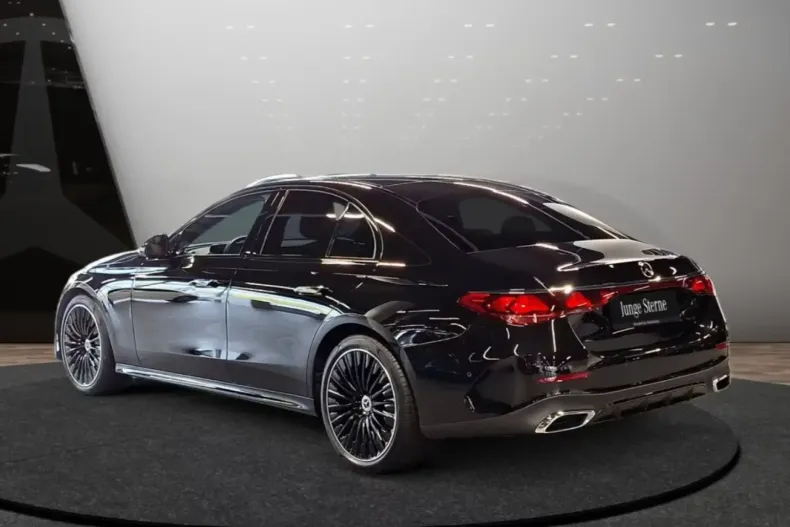 Mercedes-Benz E 200 din 2025 cu 9.047 km - oferta MER149823 - foto 4